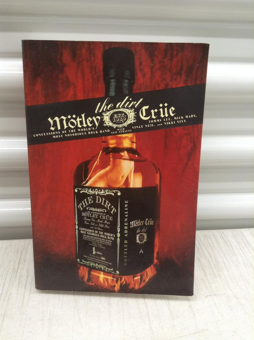 First Paperback Edition 2002 Motley Crue The Dirt (1 of 1)