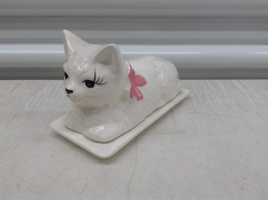 Vintage Cat Butter Dish: Vintage Cat Butter Dish