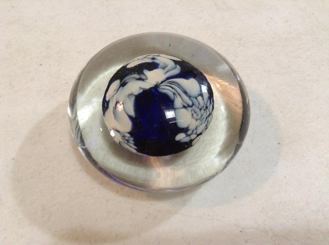 Signed Monte Dunlavy Art Glass Paperweight 3.25" (1 of 1)
