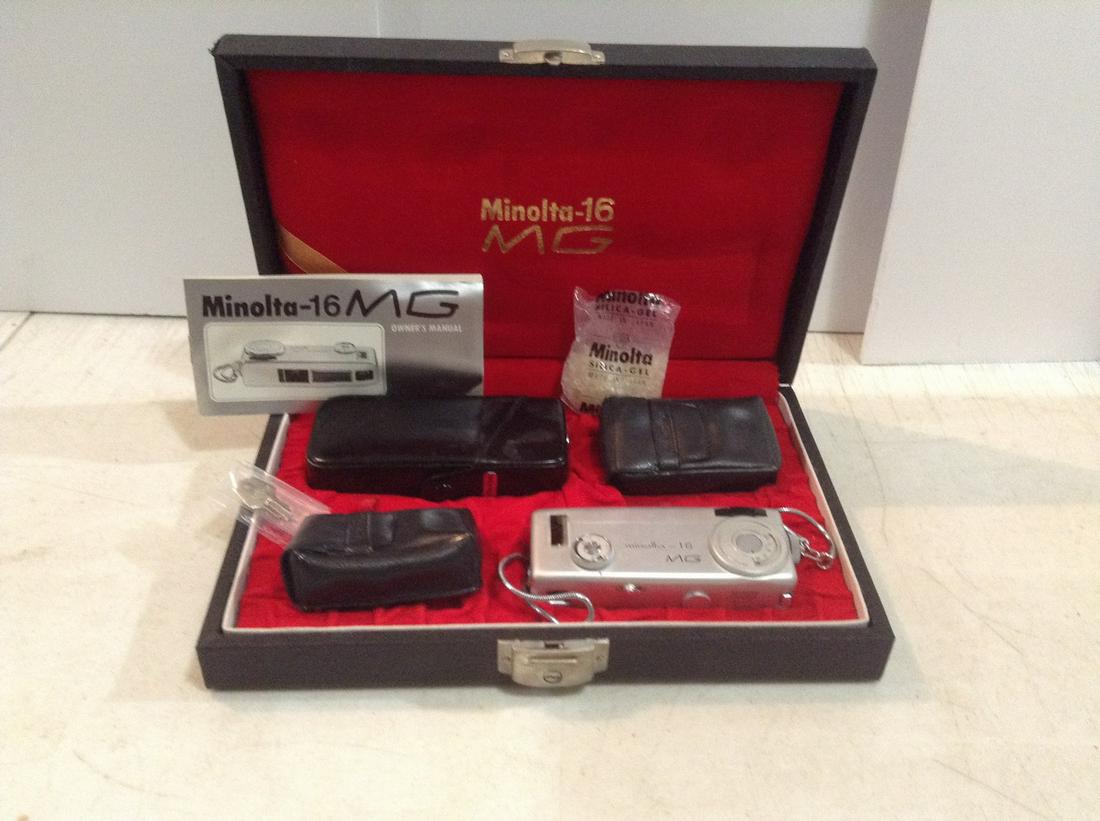 Vintage Minolta-16 MG Camera (1 of 1)
