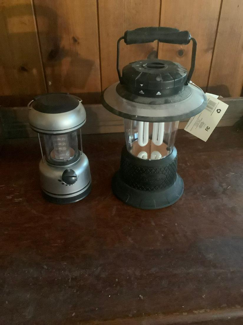 UTILITAECH Fluorescent Lanterns Battery Opperated (1 of 1)