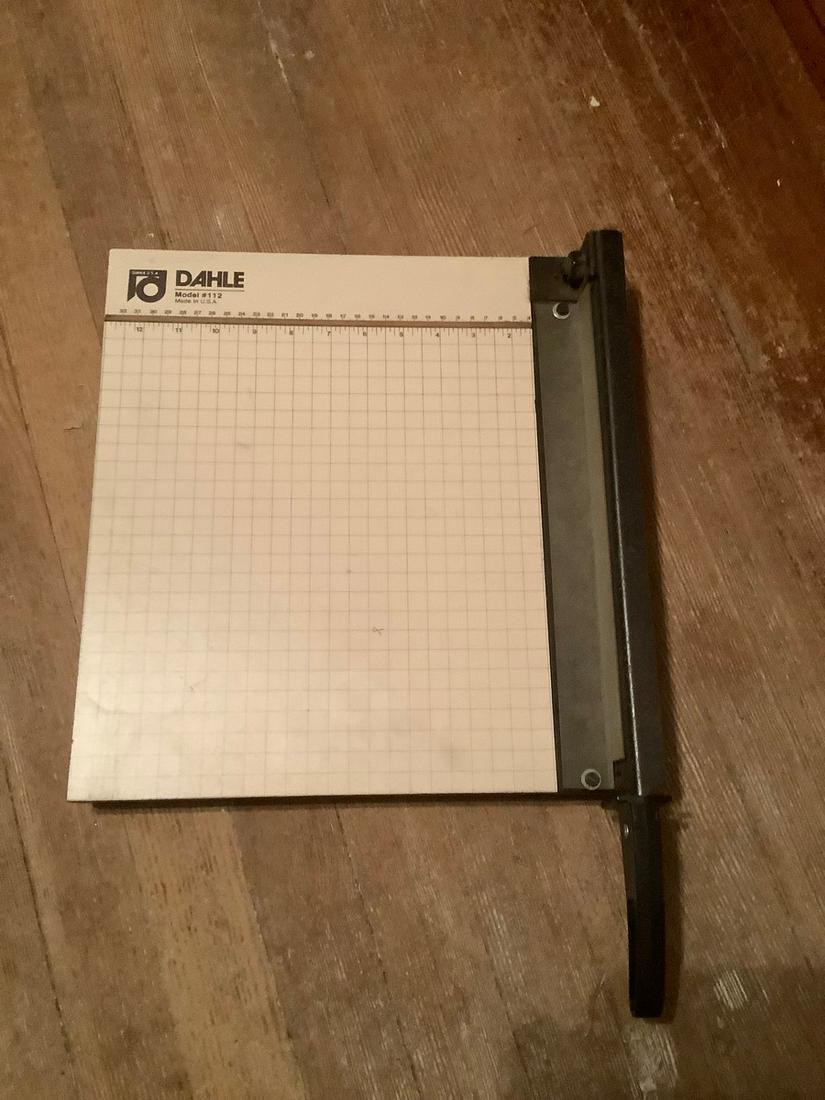 Dahle Paper Cutter: Dahle Paper Cutter