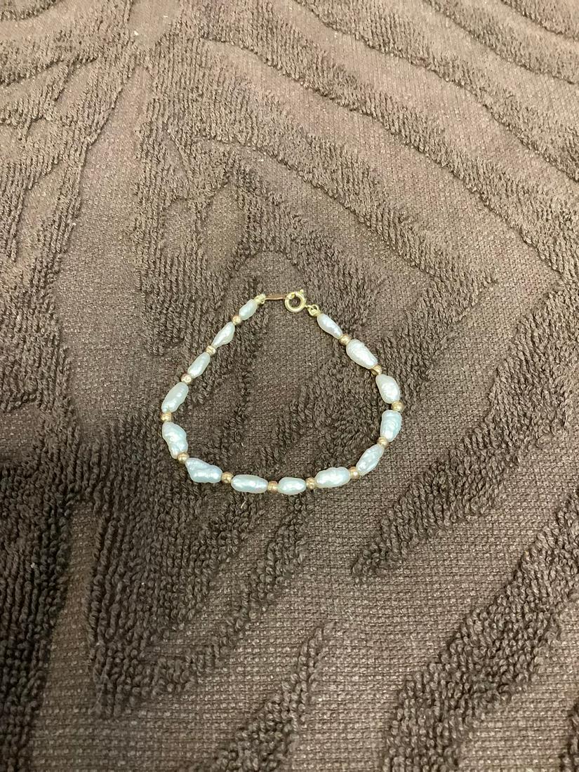 14K Barogue Pearls Bracelet: 14K Barogue Pearls Bracelet