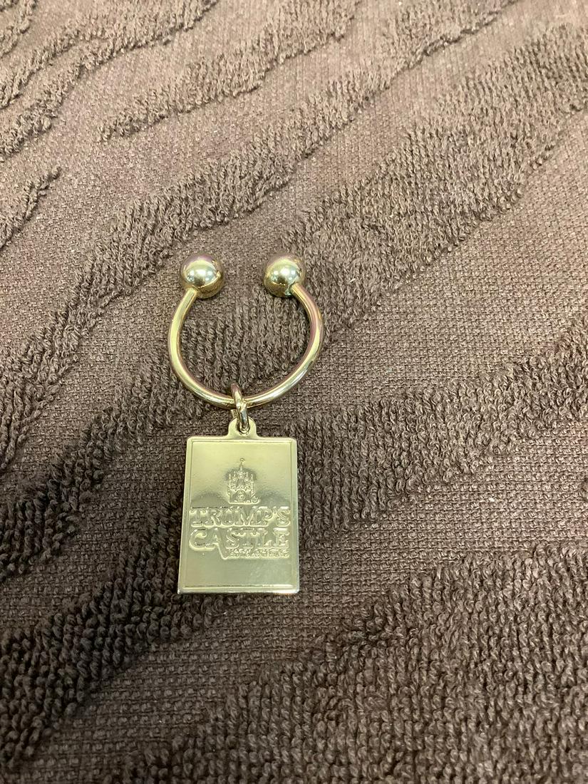 Vintage Trump Hotel/Casino Keychain: Vintage Trump Hotel/Casino Keychain