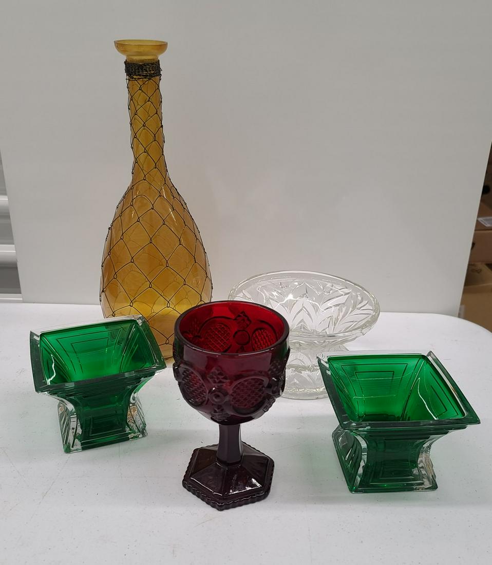 Vintage Glassware incl Red Goblet: Vintage Glassware incl Red Goblet