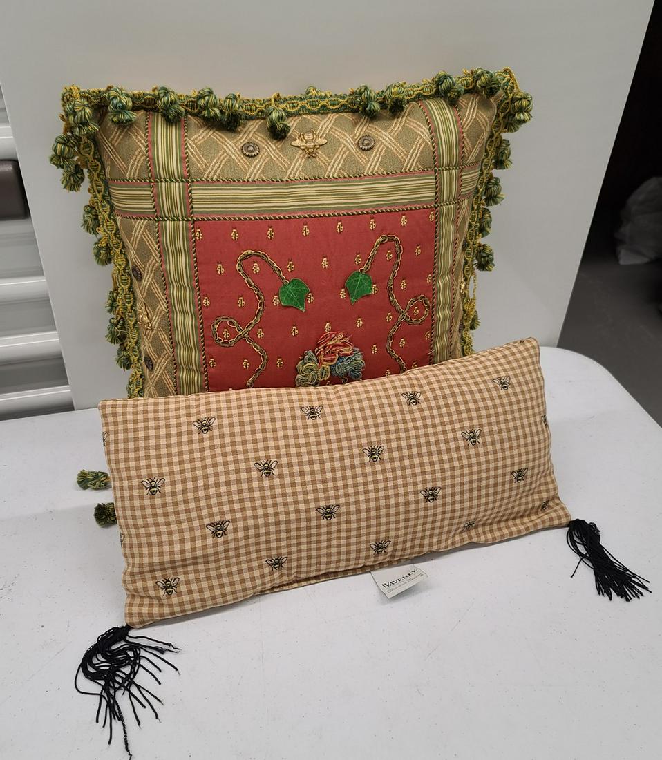2 bee themed throw pillows incl Waverly (1 of 1)