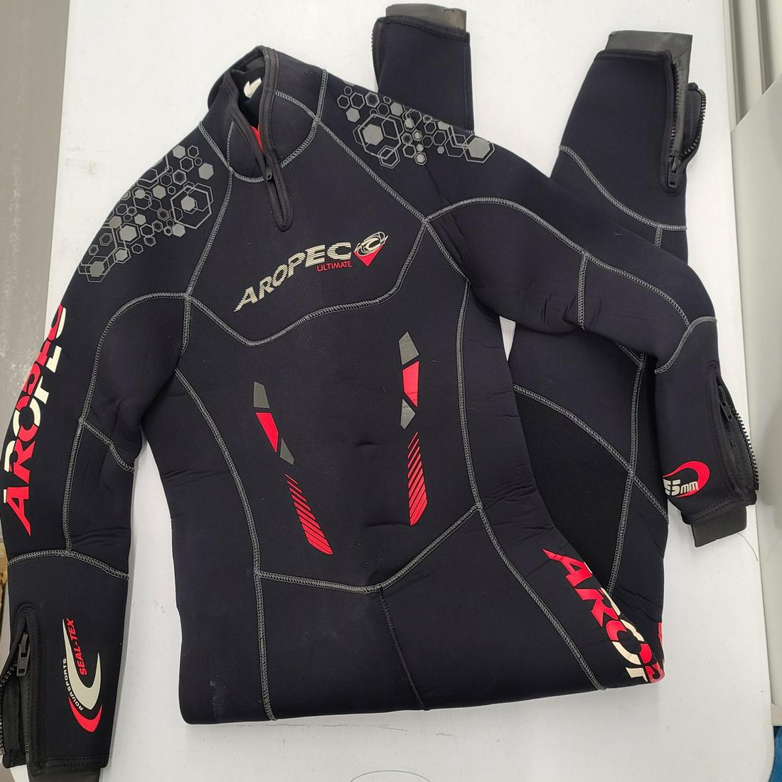 Aropic Ultimate Wet Suit Medium (1 of 1)