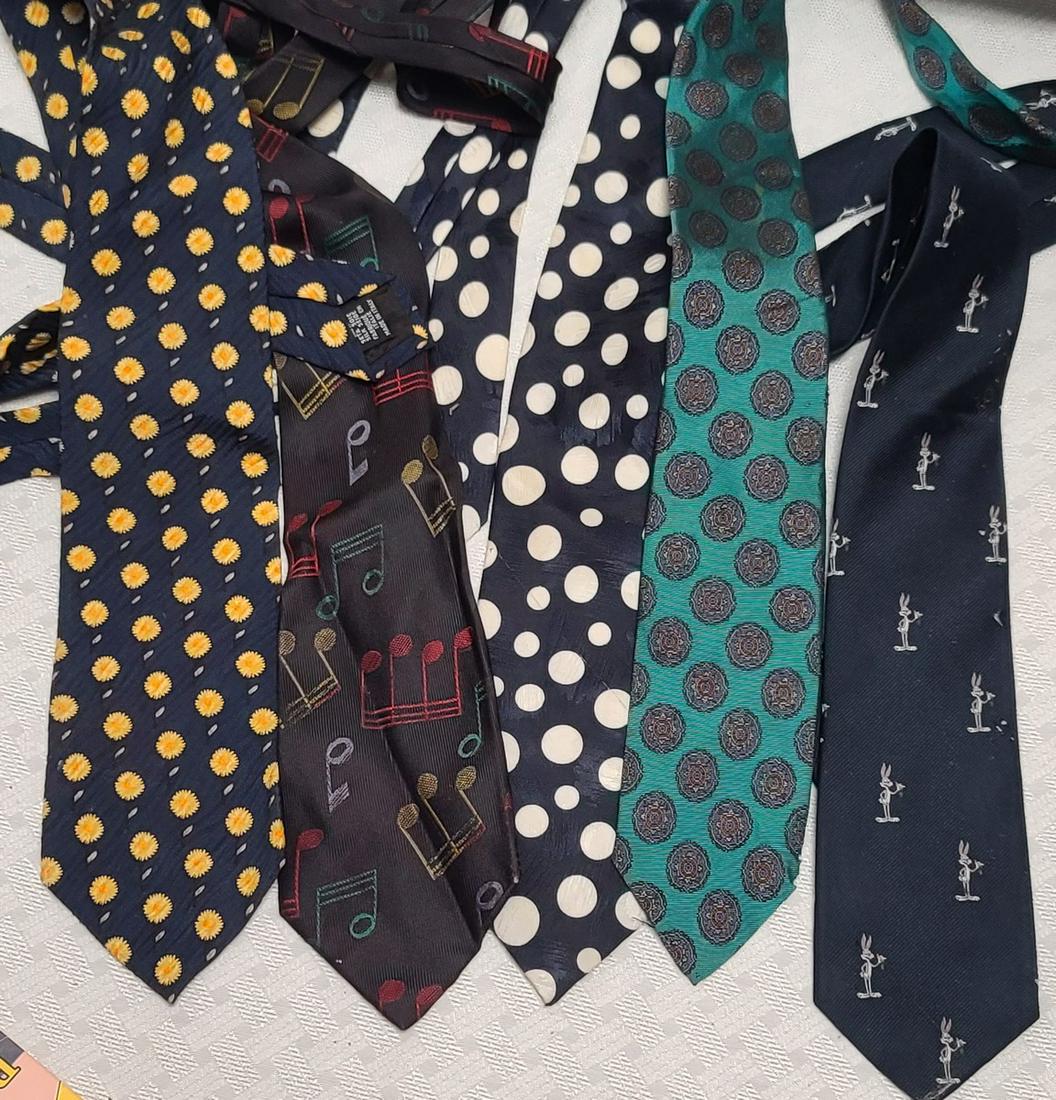 Ties incl WB Bugs Bunny and Hugo Boss: Ties incl WB Bugs Bunny and Hugo Boss