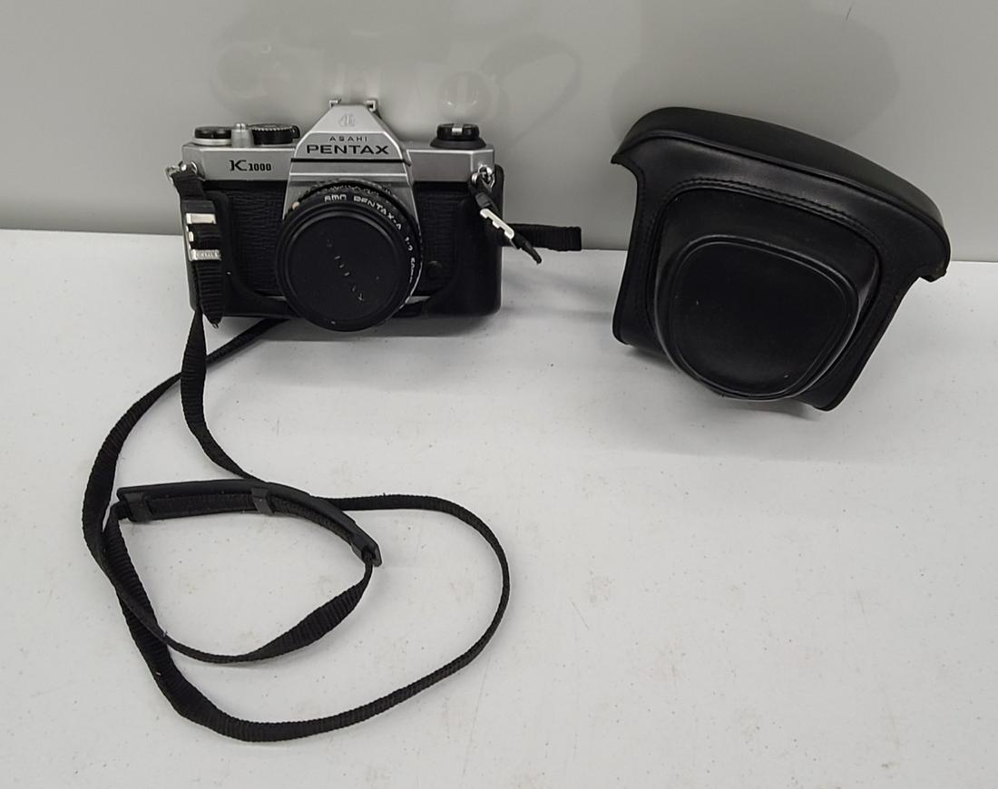 Asahi Pentax K1000 Camera in Case (1 of 1)