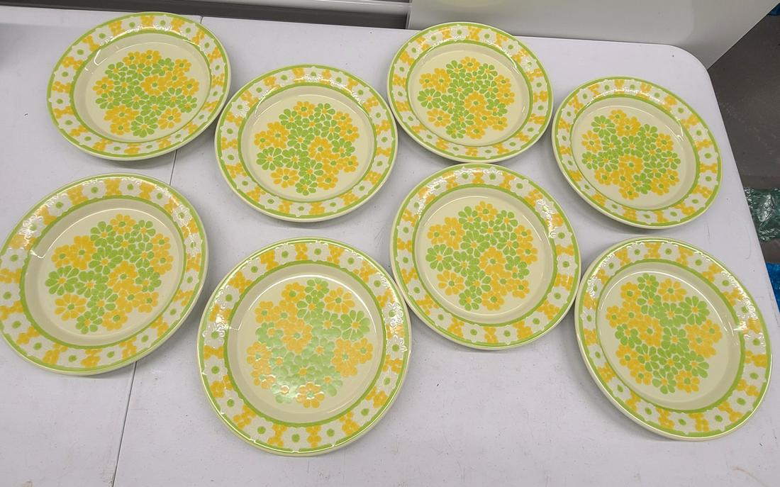 1970s Franciscan Earthenware 8 Dinner Plates 11" diameter (1 of 1)