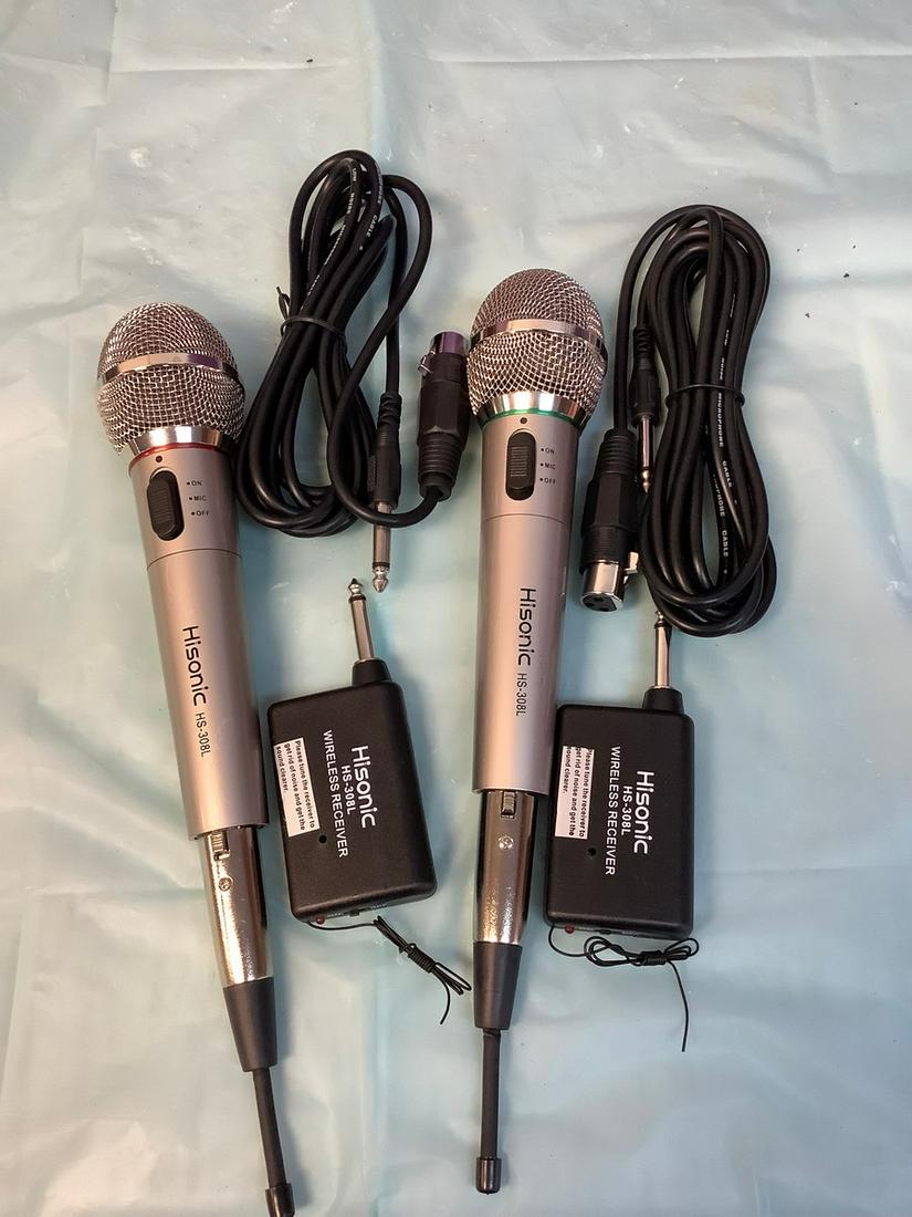 Pair of Hisonic HS-308L Microphones with Wireless Receivers: Pair of Hisonic HS-308L Microphones with Wireless Receivers