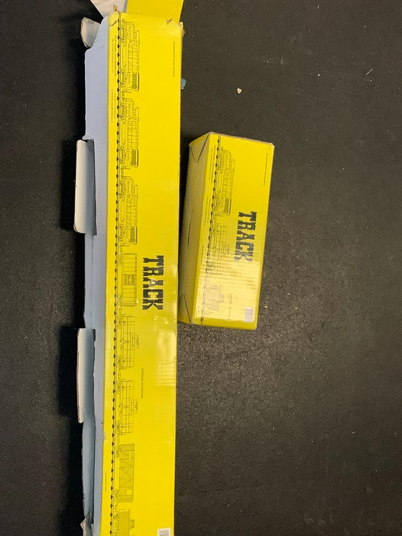 Piko model trains and model buildings complete starter set (1 of 1)