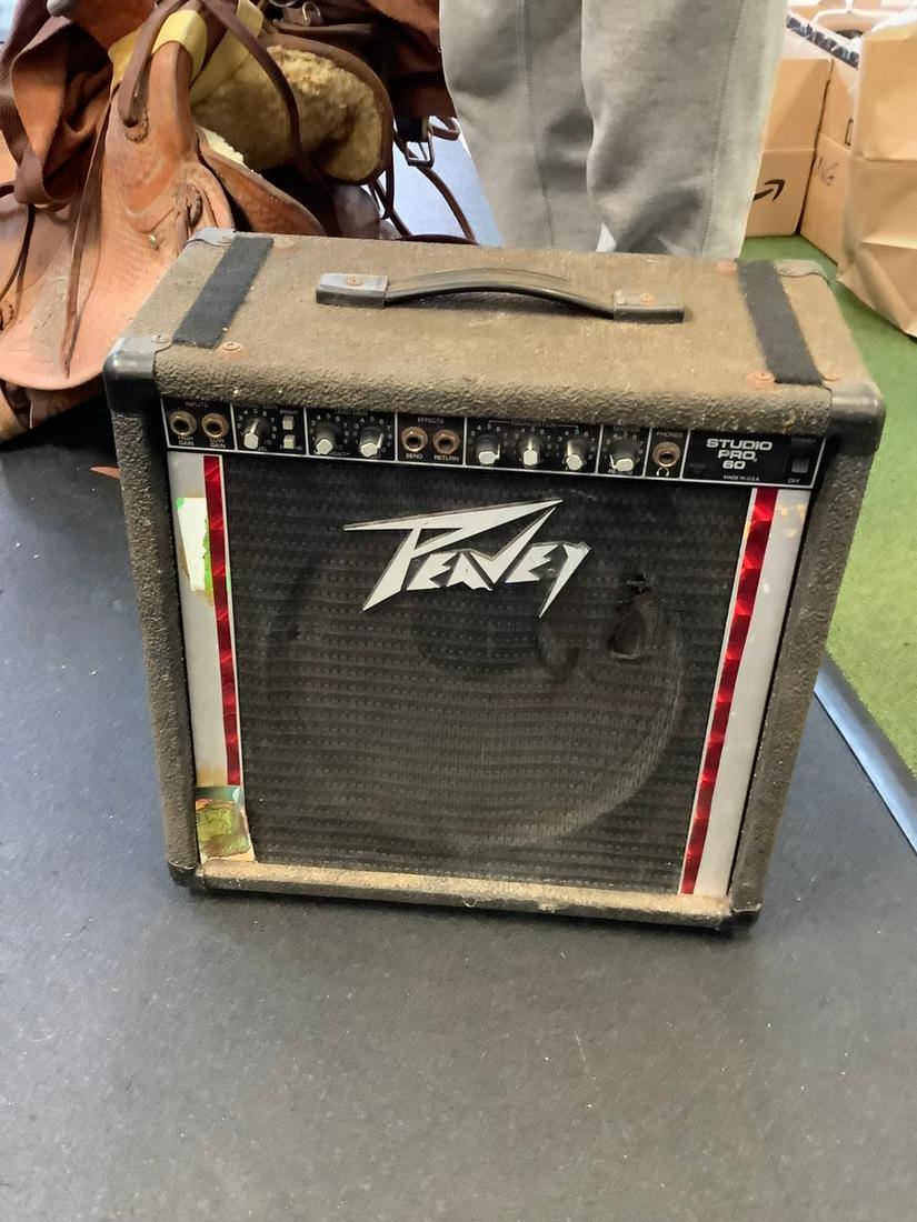 Peavey studio pro 60 amp 16x17x9 (1 of 1)