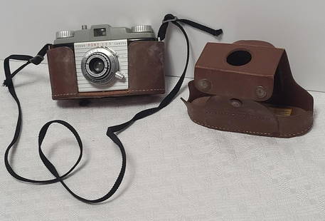 Vintage Kodak Pony 135 Camera with Case: Vintage Kodak Pony 135 Camera with Case