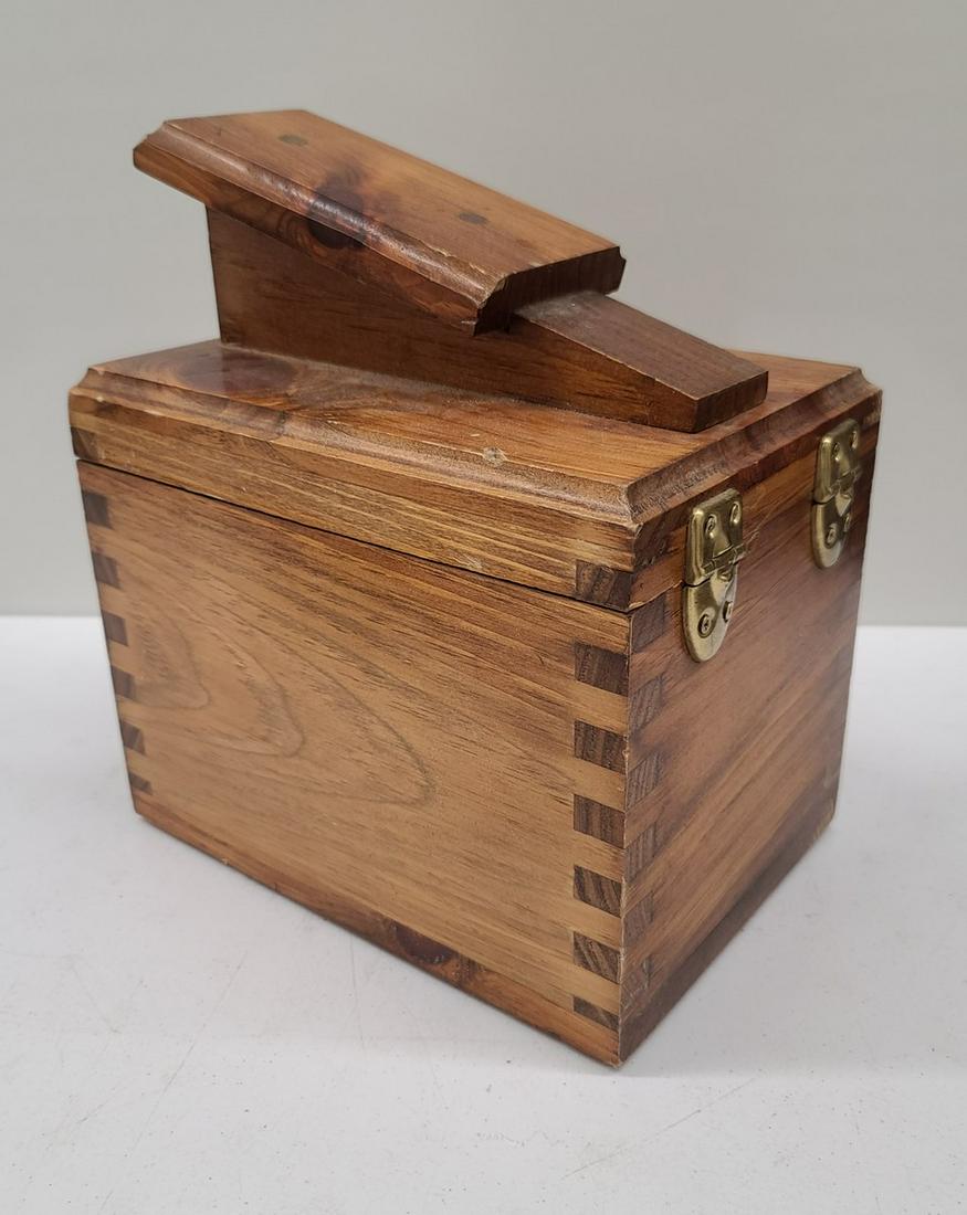 Vintage Wood Shoe Shine Box (1 of 1)