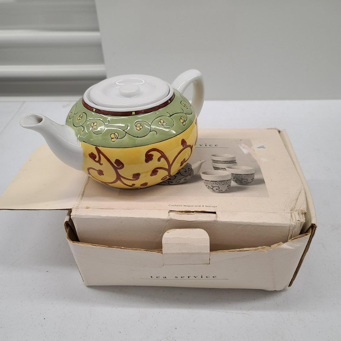 Pier 1 Tea Service Pot & 4 mugs: Pier 1 Tea Service Pot & 4 mugs