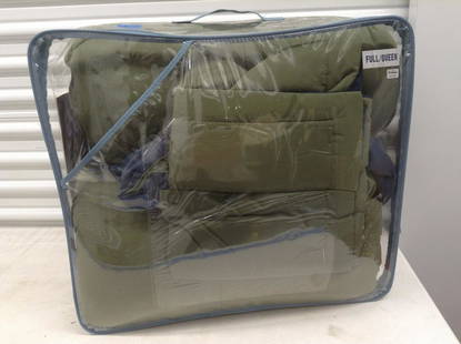 Full/Queen Down Alternative Comforter with Shams: Full/Queen Down Alternative Comforter with Shams