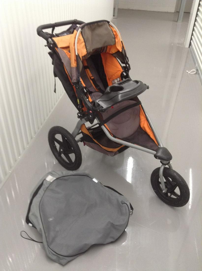 B.O.B. Three Wheel Stroller with Cover (1 of 1)