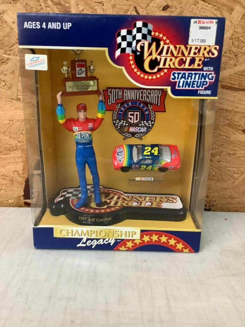 Hasbro 1998 Jeff Gordon Nascar Action Figure: Hasbro 1998 Jeff Gordon Nascar Action Figure