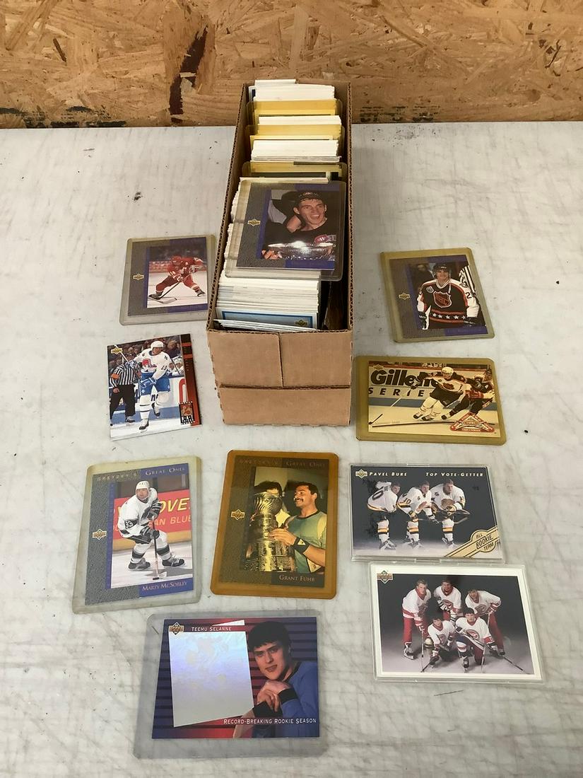 1993 Upper Deck Hockey Cards (1 of 1)