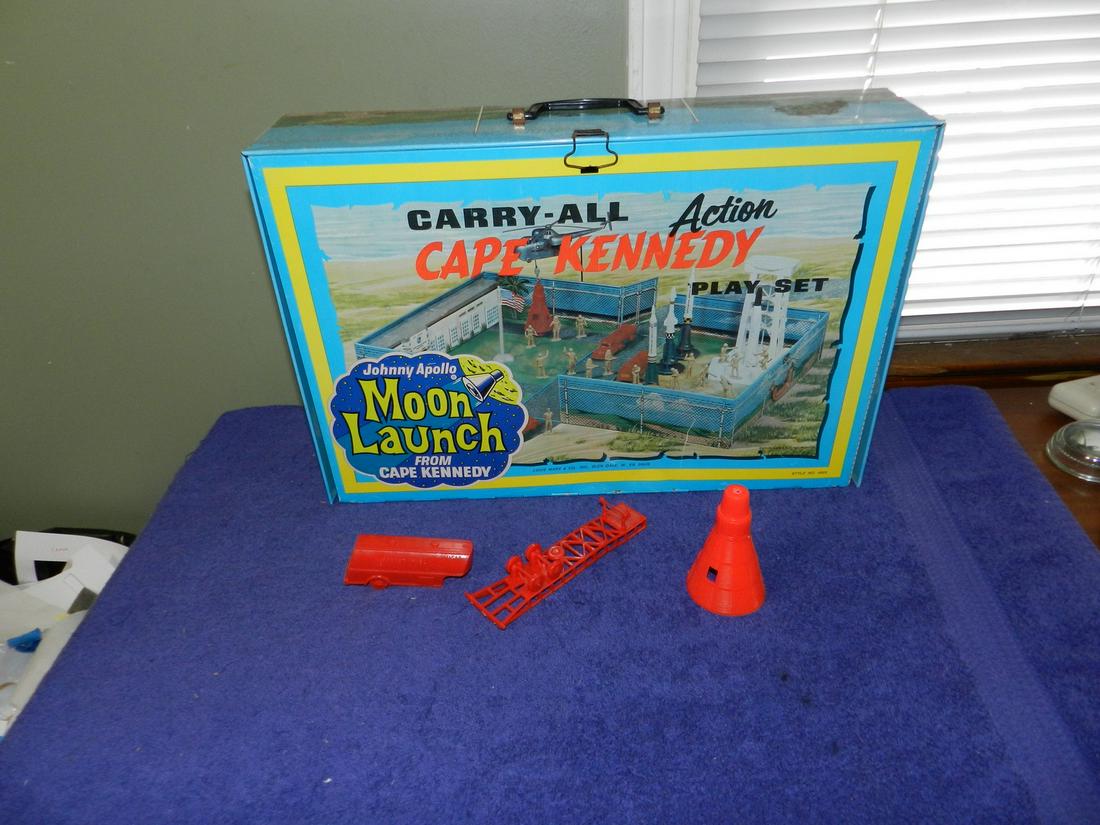 Vintage 1968 Marx Cape Kennedy Moon Launch Playset (1 of 1)
