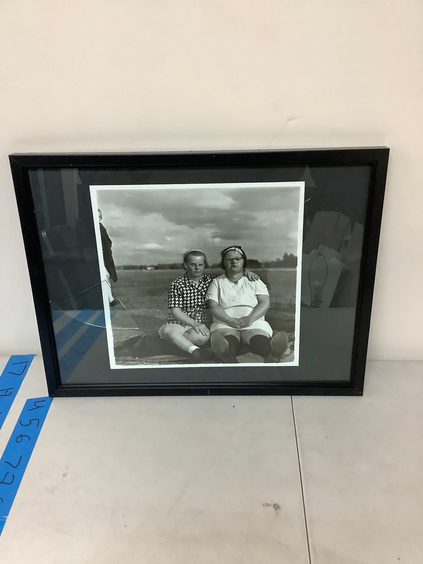 Diane Arbus photo print 17 x 13 broken glass: Diane Arbus photo print 17 x 13 broken glass