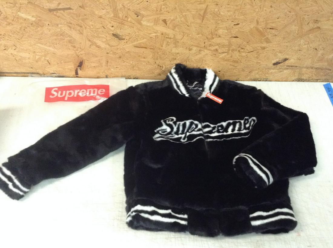 Supreme Jacket Size Small New with Bag: Supreme Jacket Size Small New with Bag