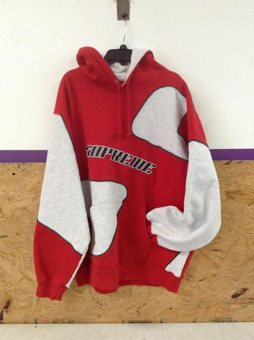 Supreme Pullover Hoodie Size Large: Supreme Pullover Hoodie Size Large