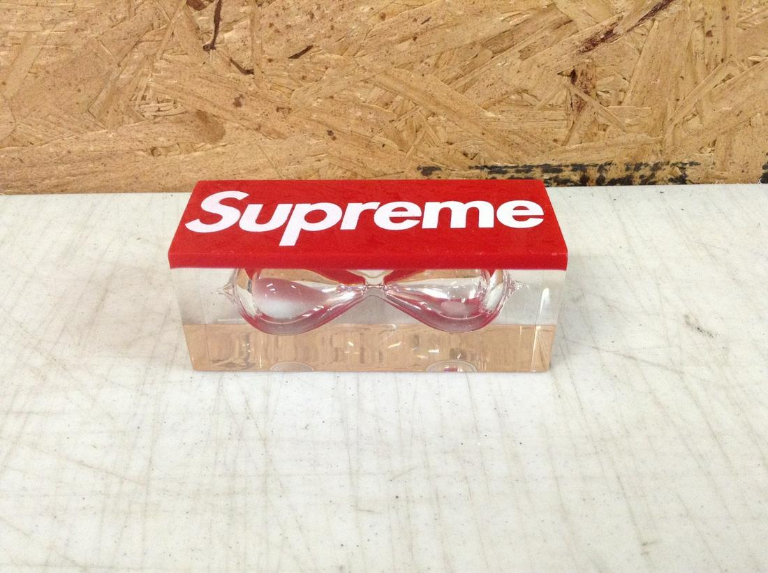 Supreme Hourglass 4": Supreme Hourglass 4"