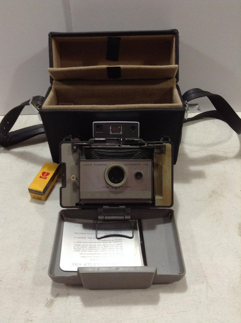 Poloroid Automatic 103 Land Camera with Case (1 of 1)