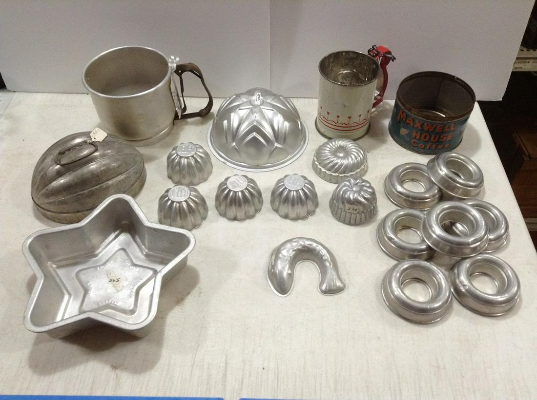 Vintage Molds and Kitchenware (1 of 1)
