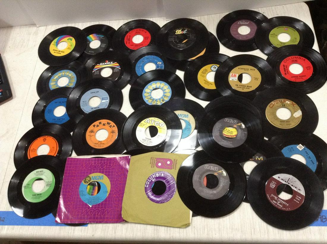 Large lot of 45s - Elvis, Sammy Davis, Sinatra and more: Large lot of 45s - Elvis, Sammy Davis, Sinatra and more