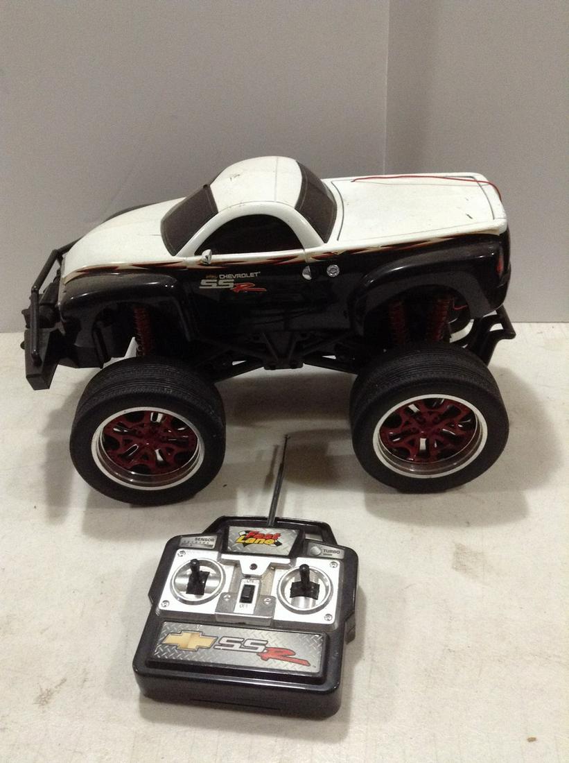 Chevy SSR Fast Lane Remote Control Race Car (needs battery) (1 of 1)