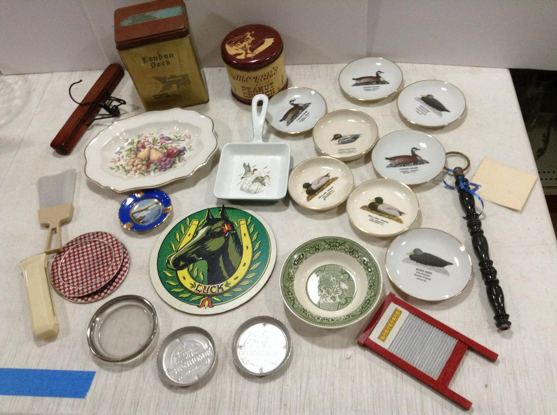 Large lot of Vintage Coasters Cast Iron Enamel Duck Square Pan and more (1 of 1)