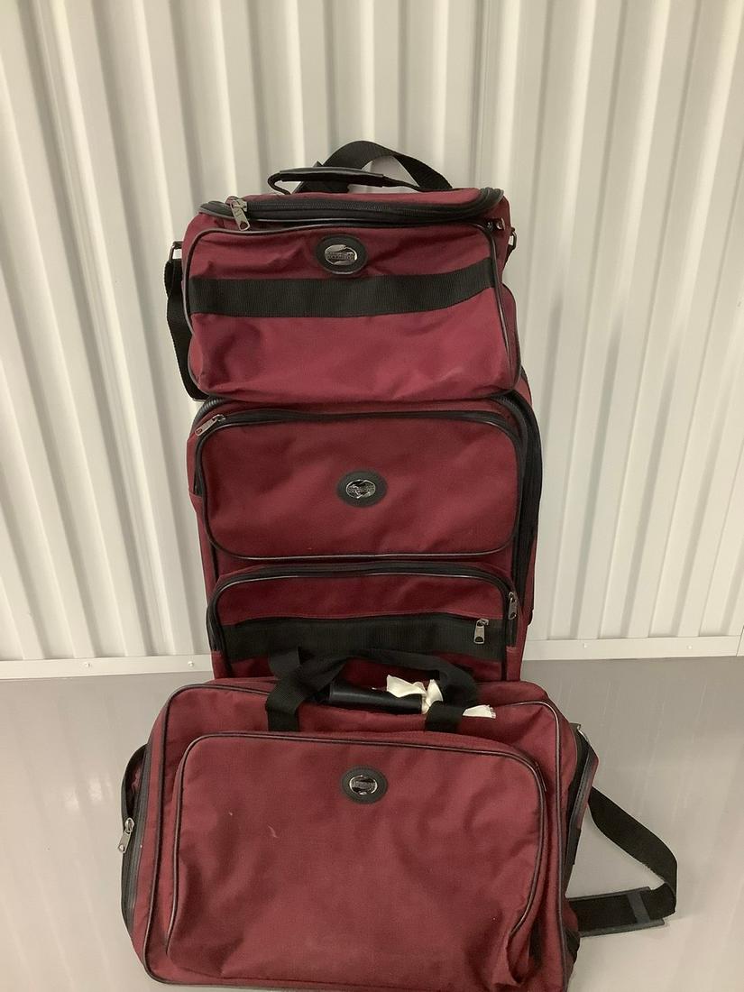 3 piece set of American Tourister Luggage: 3 piece set of American Tourister Luggage