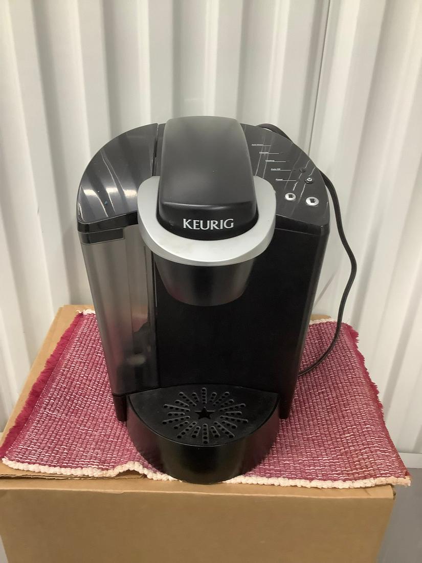 Keurig Coffee Maker (1 of 1)