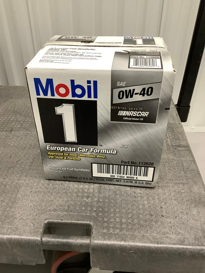 Box of Mobile 1 Advanced Full Synethic Motor Oil SAE OW-40 6 Bottles (1 of 1)