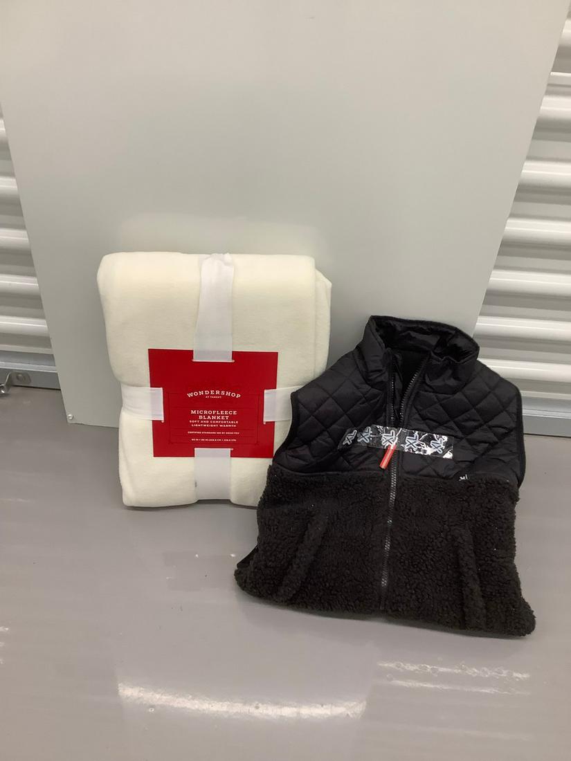Extra large dog vest and microfleece blanket 90x90: Extra large dog vest and microfleece blanket 90x90