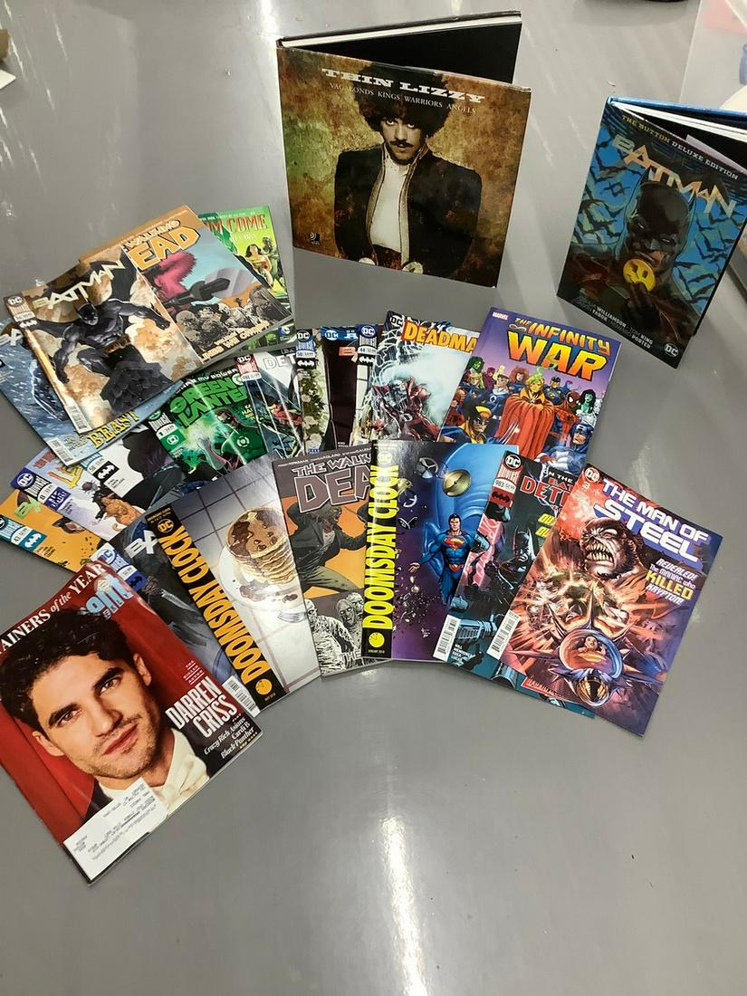 Lot of DC comics, Batman Book and more (1 of 1)