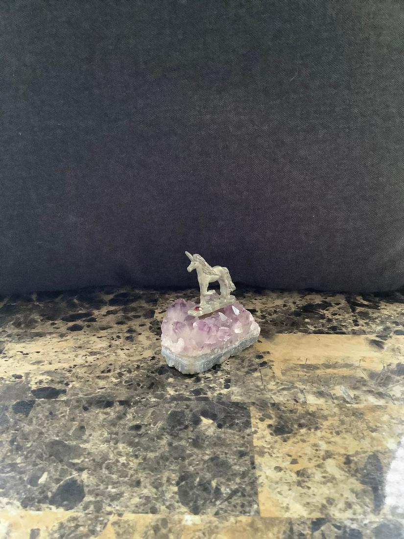 Vintage Pewter Unicorn on Purple Amethyst Rock Geode 3 in.: Vintage Pewter Unicorn on Purple Amethyst Rock Geode 3 in.