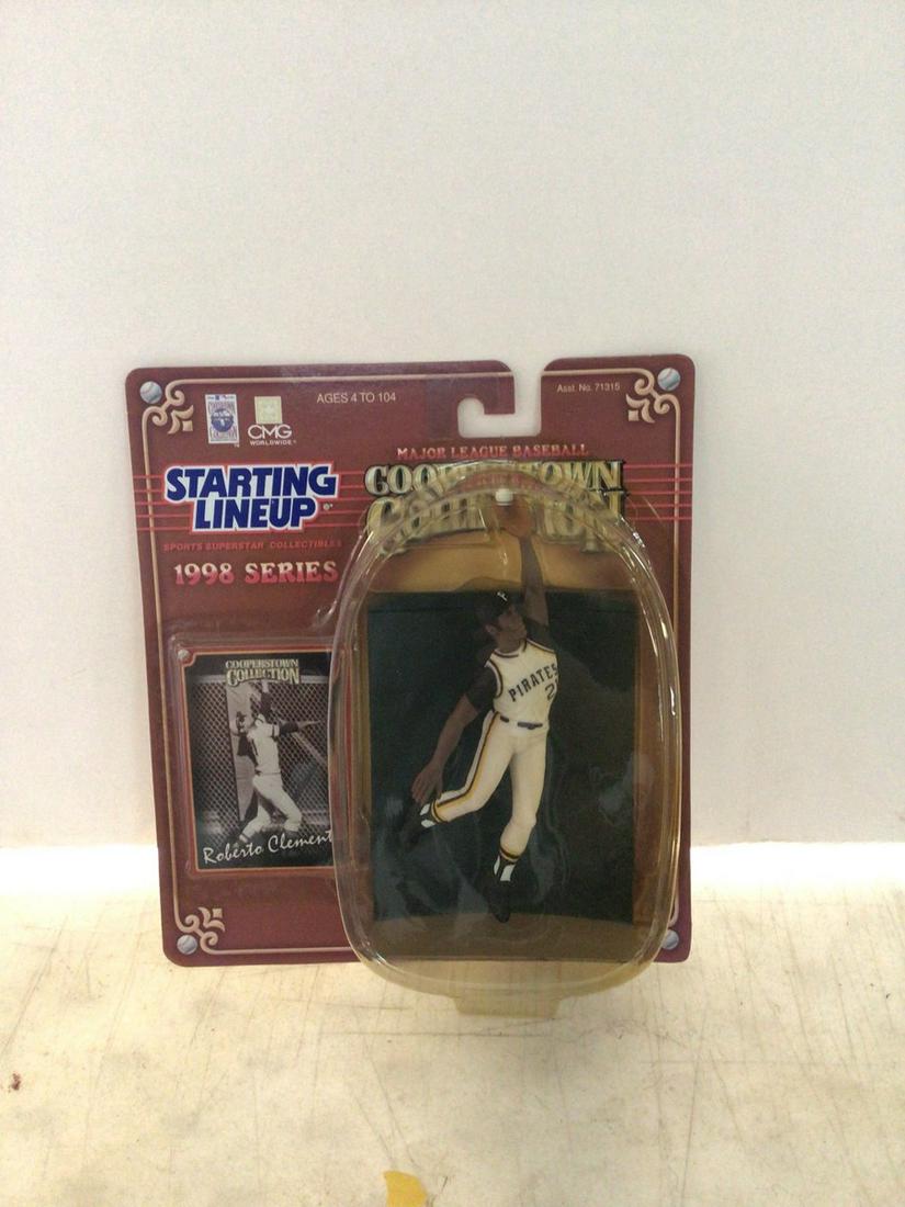 1998 starting lineup cooperstown collection roberto clemente new in package: 1998 starting lineup cooperstown collection roberto clemente new in package