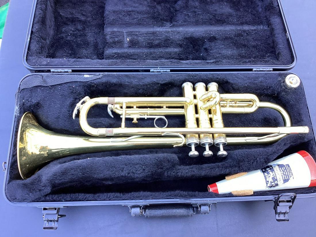 King 600 Bugle (1 of 1)