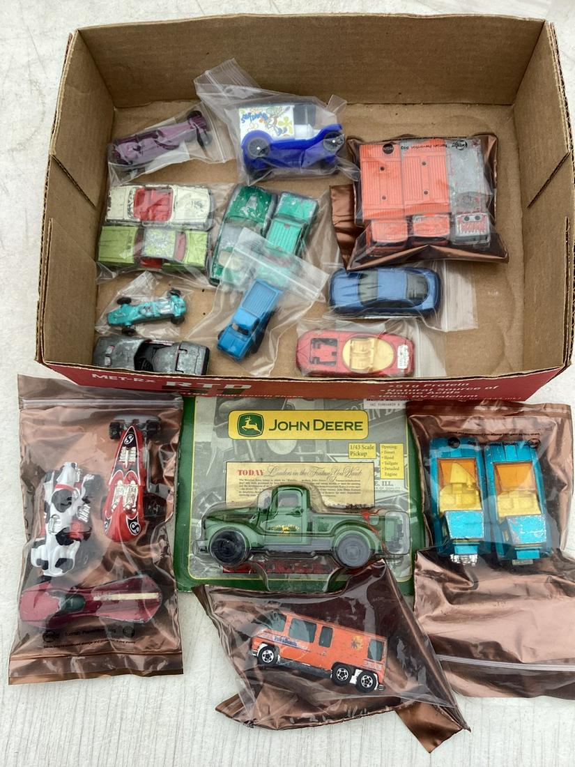 Lot of Vintage Lesney, Hotwheels and more: Lot of Vintage Lesney, Hotwheels and more