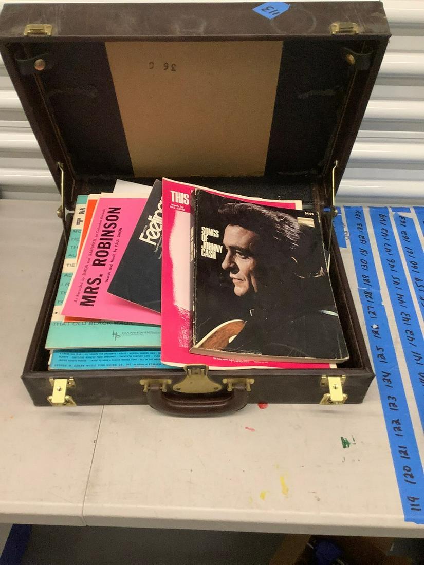 Large lot of sheet music and more: Large lot of sheet music and more