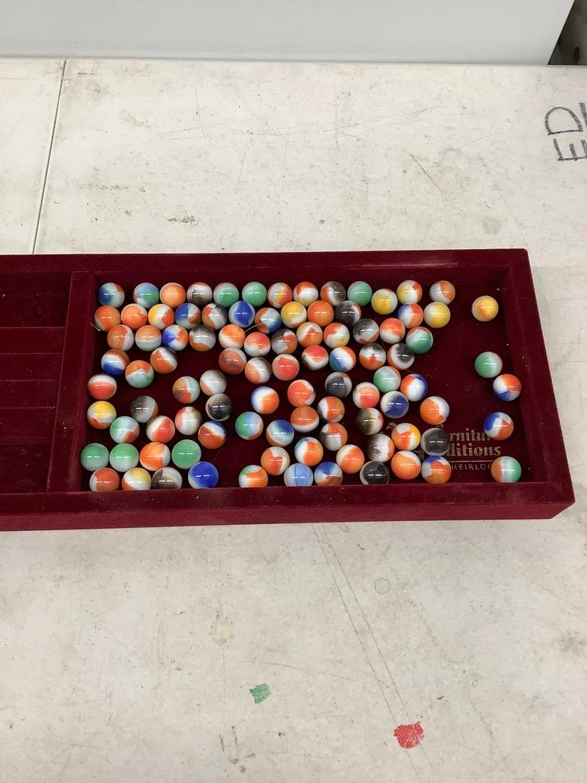Lot of vintage marbles: Lot of vintage marbles