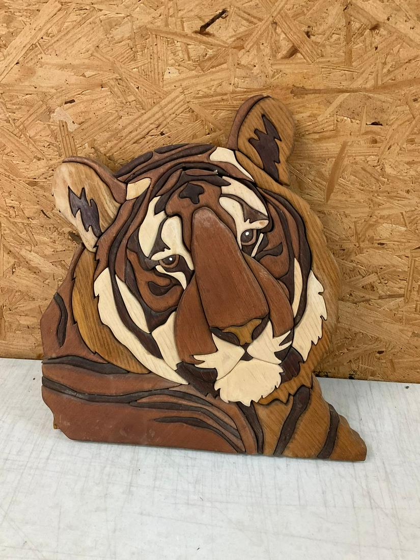 Wooden Lion Wall Hanging 17x16 (1 of 1)