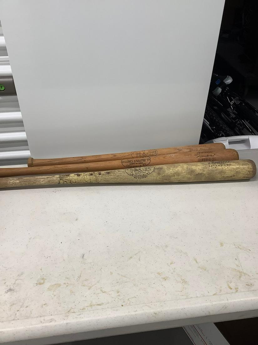 Lot of various vintage bats: Lot of various vintage bats