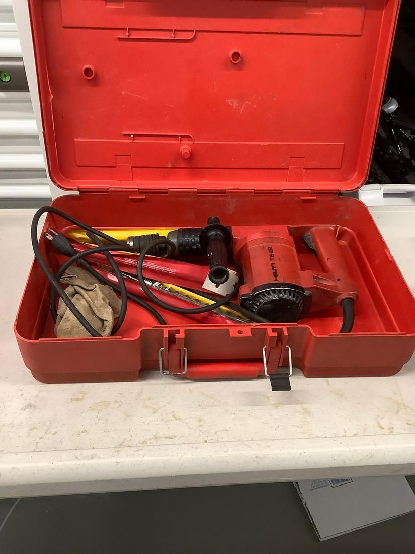 Hilti TE 22 Hammerdrill with case and bits (1 of 1)