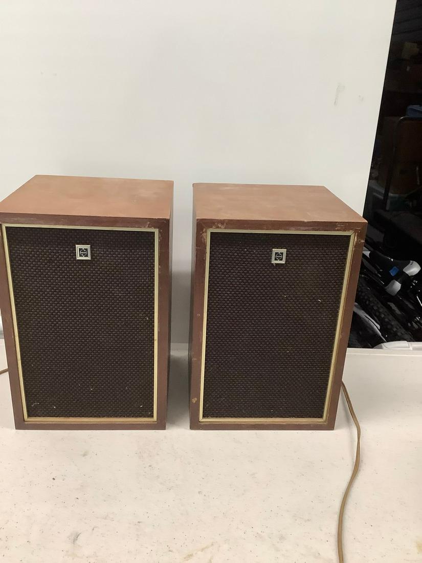 Pair of Panasonic CJ-218U bookshelf speakers (12" tall) (1 of 1)