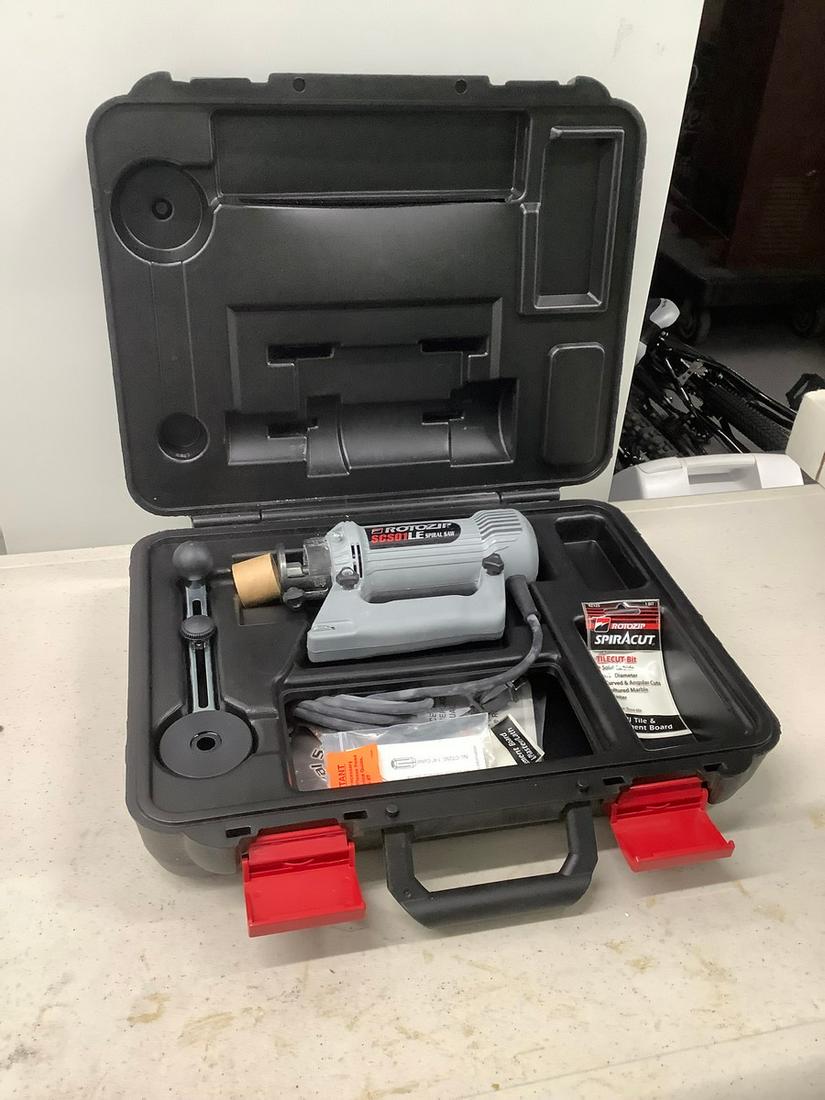 Rotozip SCS01LE Spiral saw in case (1 of 1)